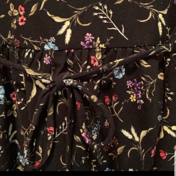 💥No Boundaries Blouse Size: M (juniors) - Picture 3 of 4